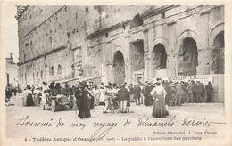 Orange * Le Théâtre Antique * Le Public à L'ouverture Des Guichets * Spectacle - Orange