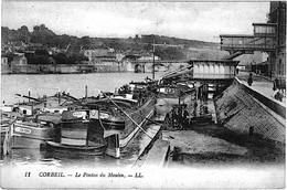Delcampe - Corbeil Essonne Péniches Déchargeant Le Blé 1920 Très Bon état - Corbeil Essonnes