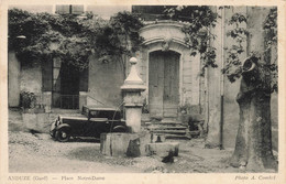 Anduze * La Place Notre Dame * Automobile Voiture Ancienne - Anduze