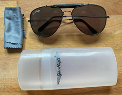 Delcampe - LUNETTE STYLE "AVIATOR"  AVEC ETUI ET CHIFFON "SPACEFLIGHT" - Lunettes De Soleil