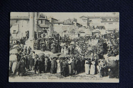 Delcampe - ARLES - La Festa Viergineco Au Théâtre Romain, La Tribune Et Les Gradins - Arles