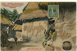 Delcampe - DAHOMEY, Porto Novo - Cour D'une Habitation Indigène - Dahome
