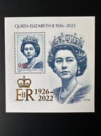 0€ 2022 - Souvenir Sheet Gold (2) " Queen Elizabeth II " Matej Gabris - Erinnophilie