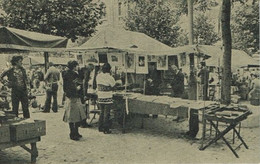 BRUXELLES-PLACE DU JEU DE BALLE-MARCHE AUX PUCES-BOUQUINERIE-LIBRARY-LA TENTE ROUGE - Marktpleinen, Pleinen