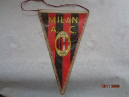 FOOTBALL FLAGS  -  FUTBALOVÉ  VLAJOČKY   MILAN A. C. - Abbigliamento, Souvenirs & Varie