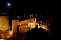 CHATEAUGIRON      ( ILLE ET VILAINE )   SON ET LUMIERE A CHATEAUGIRON - Châteaugiron