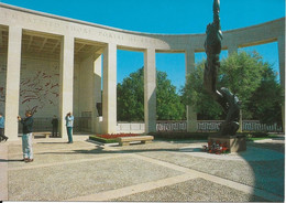 COLLEVUILLE SUR MER (50) Cimetière Militaire Américain - Le Monument - Weltkrieg 1939-45