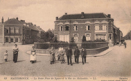 Hazebrouck * La Petite Place Du Square Et La Rue Des Hollandais * Bonneterie - Hazebrouck