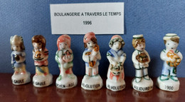 LA BOULANGERIE A TRAVERS LE TEMPS - LOT DE 7 FEVES BRILLANTES - Characters