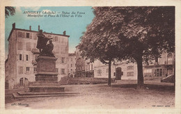 Annonay * Place De L'hôtel De Ville Et Statue Des Frères Montgolfier - Annonay