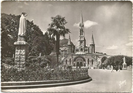 AC5281 Lourdes - La Basilique / Viaggiata 1958 - Lourdes