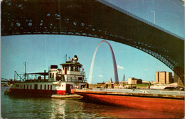 Missouri St Louis Riverfront Showing Gateway Arch - St Louis – Missouri