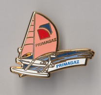 PIN'S  THEME   VOILIER CATAMARAN    SPONSOR  PRIMAGAZ    CARREFOUR - Sailing, Yachting