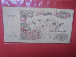 ALGERIE 200 DINARS 1992 Circuler (L.17) - Algeria