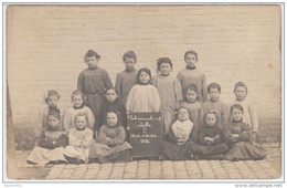 21023g ECOLE COMMUNALE N° 8 - 2e ANNEE D'ETUDES - PHOTO De CLASSE - Ixelles - 1912 - Carte Photo - Elsene - Ixelles