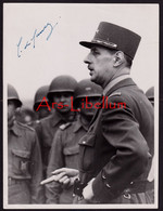 LARGE Photo / Signed / Signé / Charles De Gaulle / Président De La République Française / Le Général / Guerre Mondial - Foto Dedicate