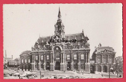 59 - ROUBAIX----L'Hotel De Ville----cpsm Pf - Roubaix