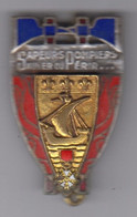 Sapeurs Pompiers De  PARIS - Insigne émaillé Drago Paris - Pompiers