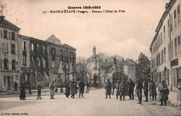 Raon L'étape - Rue , Devant L'hôtel De Ville - Militaria Militaires - Raon L'Etape