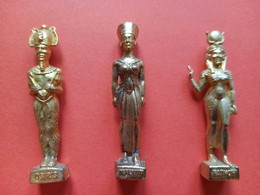 LOT DE 3 FEVES METAL DOREES OR ROIS ET REINES D'EGYPTE - OSIRIS - NEFERTITI - HATHOR - Histoire