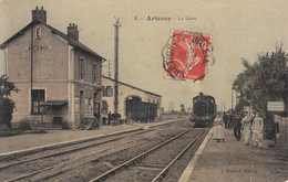 CPA Toilée Artenay - La Gare (très Jolie Animation Avec Train) - Artenay