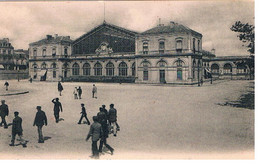 CPA ST NAZAIRE La Gare La Place - Saint Nazaire
