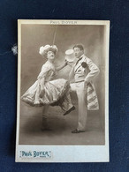 Artistes * Photo CDV Cabinet Circa Fin XIXème * Artiste Opéra Théâtre Danse * Photographe Paul Boyer - Entertainers