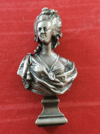 Joli Petit Buste De La Reine Marie Antoinette En étain 6 Cm - Tins