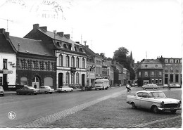 BELGIQUE -  1970 - PERUWELZ -  GRAND PLACE VERS LA RUE ALBERT 1 ER -  VOITURES - Péruwelz