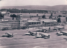 Flughof Zürich Kloten, Aéroport International Et Plusieurs Avions Swiss Air Lines (334) 10x15 - Aerodromes