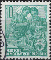 00607 - 007 - 1 MiNr. 409 DDR 1953 Fünfjahrplan (II) - Gebraucht