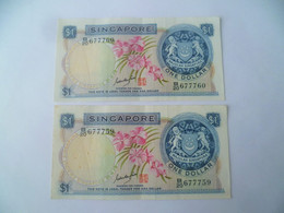 Vintage !! Set Of 2 Pcs. SINGAPORE 1 DOLLAR LION ORCHID FIRST MONEY BANKNOTE CONSECUTIVE RUNNING NUMBER (#212) - Singapour