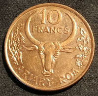 MADAGASCAR - 10 FRANCS ARIARY ROA 1996 - KM 22 - Madagaskar