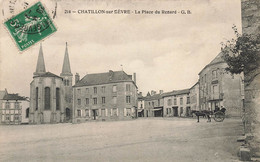 Châtillon Sur Sèvre * La Place Du Renard * Attelage * Café De La Paix - Autres & Non Classés