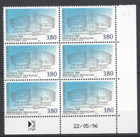 CD 117 FRANCE 1996 TIMBRE SERVICE CONSEIL DE L EUROPE PALAIS DES DROITS DE L HOMME STRASBOURG COIN DATE 117 :22 / 5 / 96 - Dienstzegels