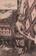 TAHITI - Le Couvre Lit National Tifelei - The National Bed Quilt Tifelei - Colorisé - Carte Postale Ancienne - Tahiti