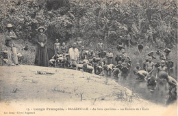 CONGO FRANCAIS  - BRAZZAVILLE - AU BAIN QUOTIDIEN - LES ENFANTS DE L'ECOLE - Brazzaville