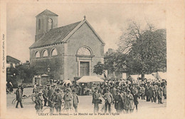 Lezay * Le Marché Sur La Place De L'église * Foire Marchands - Otros & Sin Clasificación