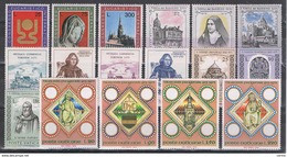 VATICANO:  1973  ANNATA  CPL. -  17  VAL. N. -  SASS. 534/50 - Annate Complete