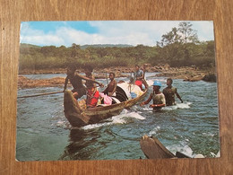 A1037 LES GUYANES FRANçAISE ET HOLLANDAISE - CANOTIERS BOSCH SUR LE FLEUVE MARONI CIRCULEE 1982 ED DELABERGERIE - Saint Laurent Du Maroni