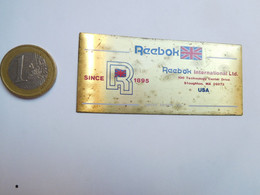 Plaque , Marque Reebok , Mode - Placas En Aluminio (desde 1961)