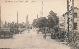 Nueil Les Aubiers * Route De L'arrivée Du Village * Passage à Niveau * Ligne Chemin De Fer - Autres & Non Classés