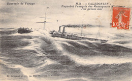 BATEAU - LE CALEDONIEN - Messageries Maritimes Par Grosse Mer  - Carte Postale Ancienne - Steamers