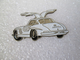 PIN'S    MERCEDES-BENZ  300 SL  GULLWING - Mercedes