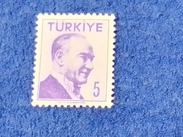 TÜRKEY--1930-50-    5K  ATATÜRK.  DAMGASIZ - Nuevos