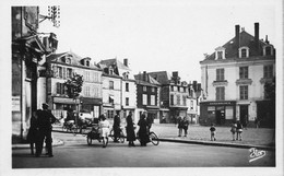 Thouars * La Place St Médard * Postes Ptt - Thouars