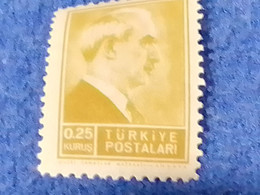 TÜRKEY--1940-50-    0.25K  ATATÜRK.  DAMGASIZ - Unused Stamps