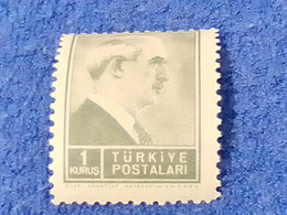 TÜRKEY--1940-50-    1K  ATATÜRK.  DAMGASIZ - Unused Stamps
