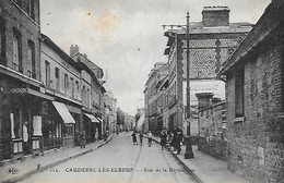 76)    CAUDEBEC Lès  ELBEUF  -  Rue De La République - Caudebec-lès-Elbeuf