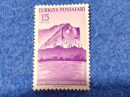 TÜRKEY--1940-50    15K      DAMGASIZ - Unused Stamps